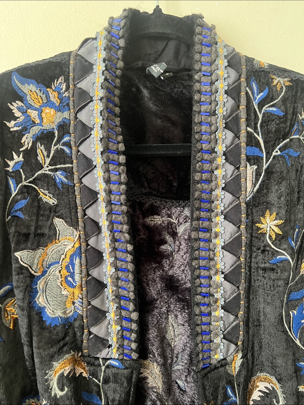 Anthropologie BL-NK London Roxanne Velvet Embroidered Floral Duster Jacket M - Picture 3 of 16